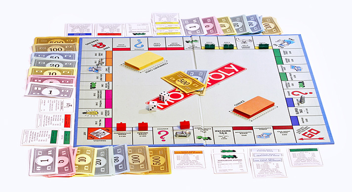 Monopoly_board_on_white_bg