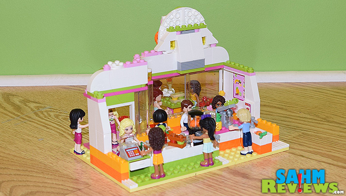 The juice bar was invaded by thirsty travelers from other LEGO® Friends' sets! SahmReviews.com #LEGOFriendsCGC
