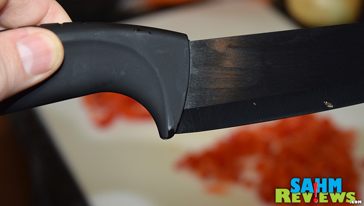 The new ceramic knives from Savvy Livings will help you keep your prepared vegetables fresher after cutting them. - SahmReviews.com