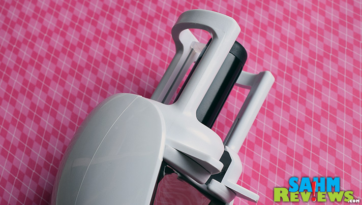 The InStyler TULIP hair tool uses a compact barrel that rotates both directions. - SahmReviews.com #RSVPInStyler