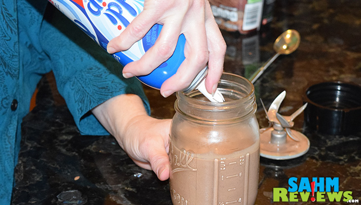 Mason jar milkshakes: Everyone can make their own flavors and cleanup is a snap! - SahmReviews.com #BountyatWalmart