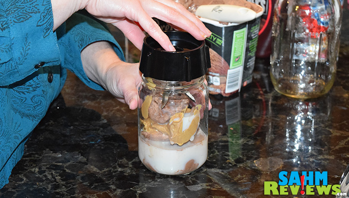 Mason jar milkshakes: Everyone can make their own flavors and cleanup is a snap! - SahmReviews.com #BountyatWalmart 