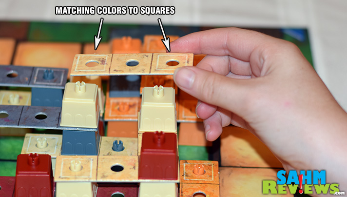 Put those plastic brick building skills to competitive use in Casa Grande by Ravensburger. See the game in action and learn why it might be right for you! - SahmReviews.com