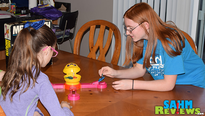 The 1970's brought us a number of mechanical games. Mr. Mouth by TOMY was one that remained successful well into the 80's! - SahmReviews.com