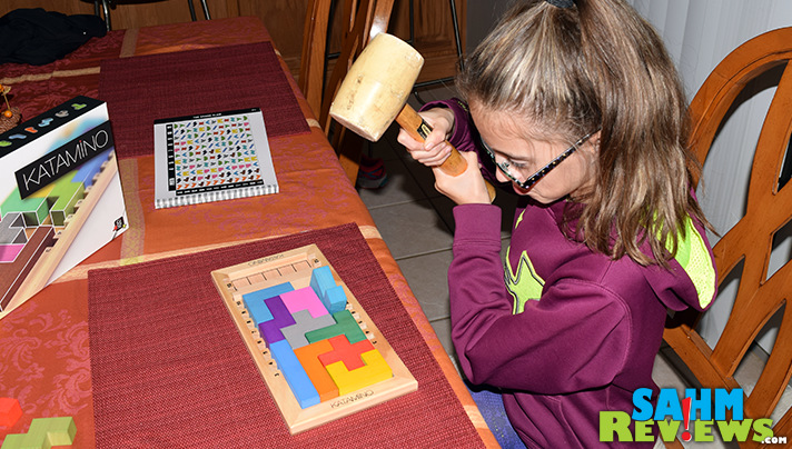 Most puzzles are designed for one player. Katamino by Gigamic puts a little extra in the box with a two-player challenge version! - SahmReviews.com