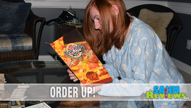 Don't let the pizza box container fool you, this is no ordinary slice of a game. New York Slice by Bezier Games might be perfect for when you have munchies! - SahmReviews.com
