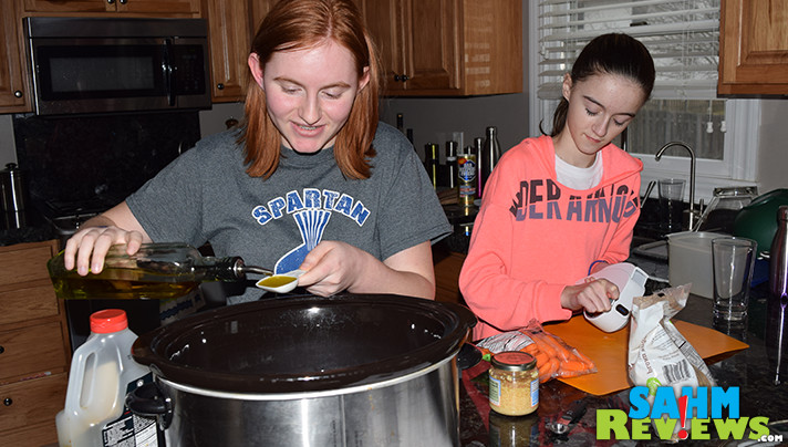 Looking for a simple recipe the kids will enjoy and can make for the whole family? Try out this slow cooker Mongolian Beef recipe the next time the kids are looking for something to do! - SahmReviews.com